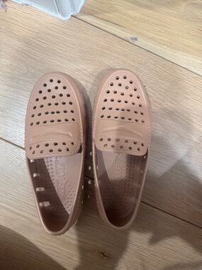Floafers Kids Breathable Slip-On Loafers in Tan never worn